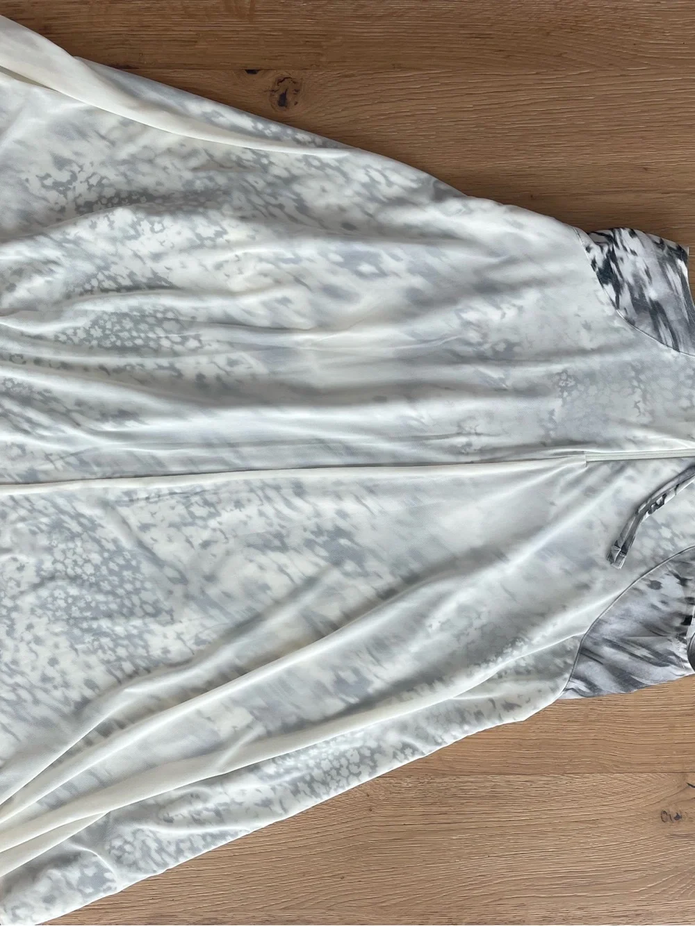 lululemon athletica White & Gray Printed Sleeveless Drawstring Mini Dress